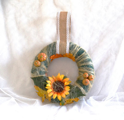 Herbstkranz Nr. 1, grün-beige-orange mit Sonnenblume
