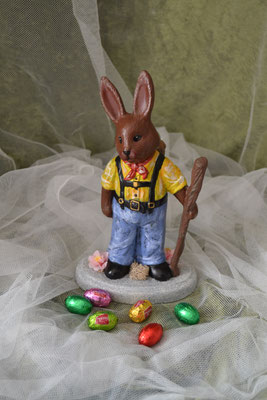 Osterhasen aus Keramik von Hand bemalt