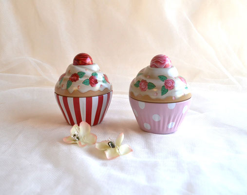 Cupe Cake Blechdose rot-weiß gestreift