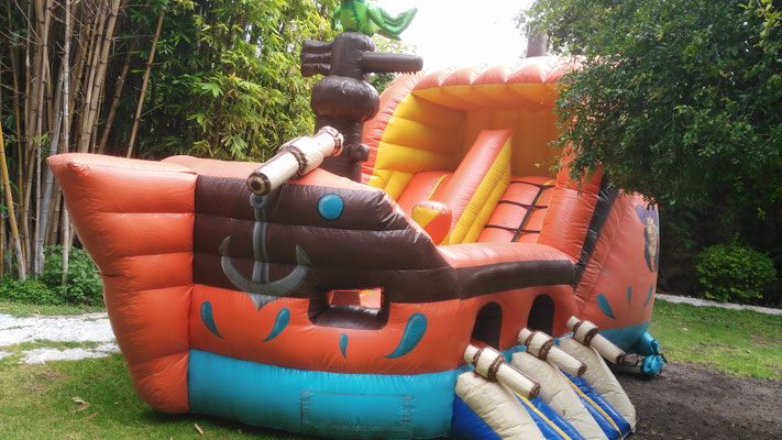 Barco pirata 4x7x4