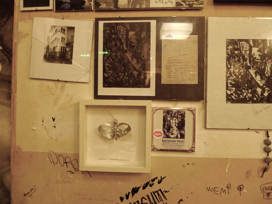 Butterfly Effects, 2011, silver enamel on paper, 1 element, CABARET VOLTAIRE -DADA HAUS-, Zürich, photo Barbara Fässler