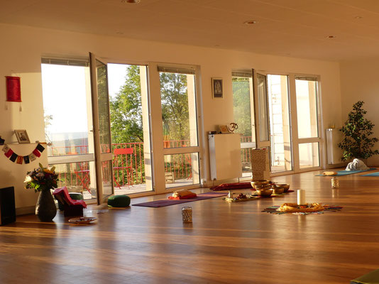 Yoga hall Burghof Stauf - Yoga Retreat with Beate Laudien