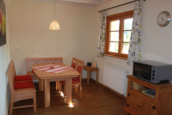 Ferienhof Hölzleberg - Ferienwohnung im Schwarzwald mit Pool, mit Schwimmbad, Ferienwohnung Schwarzwald von privat in Durbach - https://www.hoelzleberg.de - Ferienwohnung Panoramablick Wohnküche