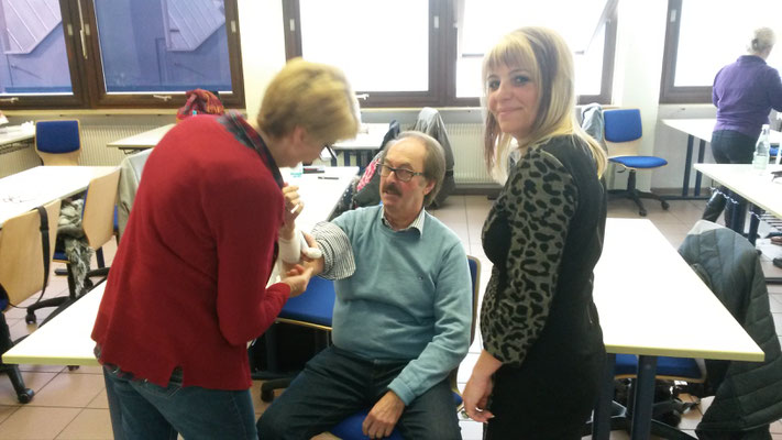 ersthelfer ausbildung der friseurinnung aschaffenburg im november