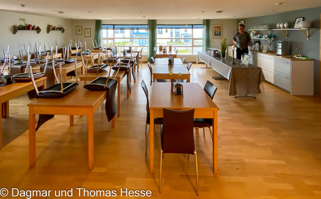 Erst ein paar Tage vor unserer Reise hatte Island seine Grenzen wieder für Touristen geöffnet. Entsprechend leer waren die Hotels anfangs noch. 