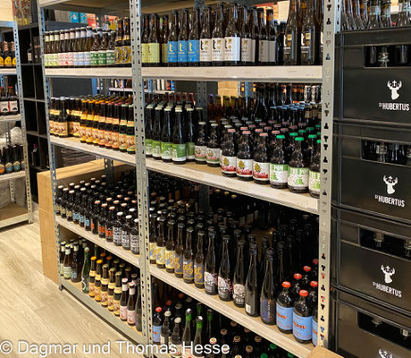 Im Fachgeschäft für belgisches Bier (mit bis zu 16 % Alkohol) in Malmedy/Belgien