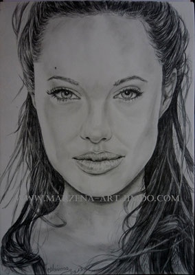 Angelina Jolie -A4