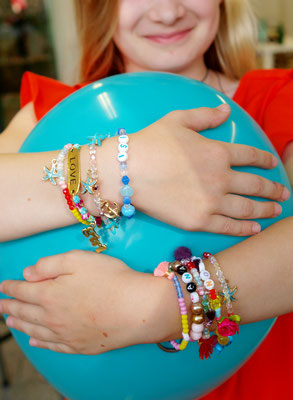 Kinder kreativ Workshop Düsseldorf Mädchen Schmuck Armbänder