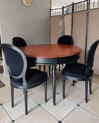 #Après Table rénovée piètement + ceinture noir Réalisation Déco & Corinnerie(s)