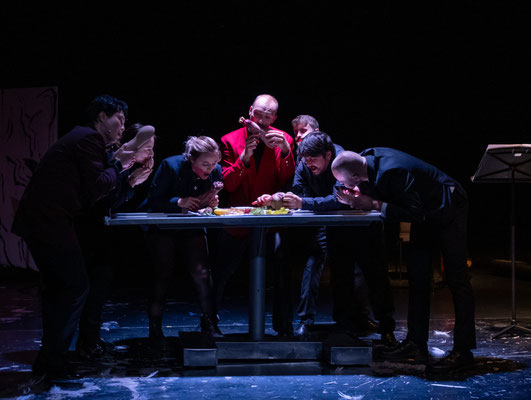 Suicide Machinery (Tania Rubio), u. a. mit Tina Josephine Jaeger, Jana Markovic, Yongcheol Kim; Landestheater Linz (c) Adi Hanusch