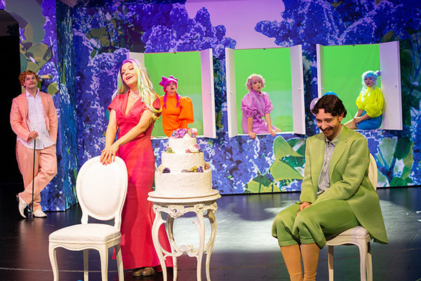 Als Christian Tschöll in Das Dreimäderlhaus, Grisi: Etelka Sellei, Hederl: Jana Marcovic, Hannerl: Hedwig Ritter, Haiderl: Tina Josephine Jaeger, Landestheater Linz (c) Petra Moser