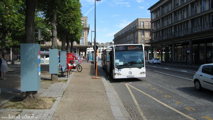 Shuttlebus an der Haltestelle Stadtzentrum