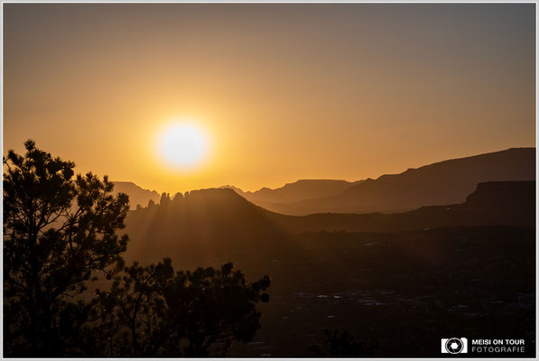 Sonnenuntergang am Flughafen Sedona | Nikon Z8, NIKKOR Z 24-120 mm 1:4 S (120 mm), ISO 100, 1/125, f/20