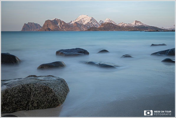 Strand bei Storsandnes | Nikon Z8, NIKKOR Z 24-120 mm 1:4 S (24 mm), ISO 100, 30s, f/20