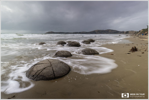 Boulders am Moeraki Beach  |  Nikon Z9, NIKKOR Z 20 mm 1:1,8 S, ISO 64, 1/2s, f/13