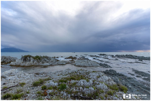 Küste bei Kaikoura  |  Canon EOS R6, Canon RF 24-70mm F2.8L IS USM (24 mm), ISO 400, 1/60s, f/16