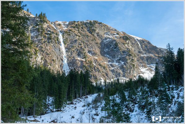Zugefrorener Wasserfall  |  Nikon Z8, NIKKOR Z 24-120 mm 1:4 S (49mm), ISO 140, 1/50s, f/13