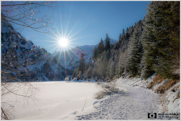 Zugefrorener Vilsaplsee  |  Nikon Z8, NIKKOR Z 24-120 mm 1:4 S (24 mm), ISO 100, 1/2s, f/14