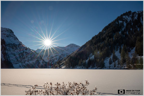 Zugefrorener Vilsaplsee  |  Nikon Z8, NIKKOR Z 24-120 mm 1:4 S (24 mm), ISO 100, 1/2s, f/18