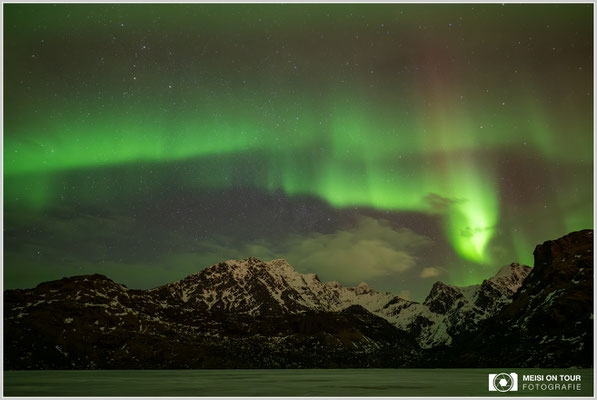 Nordlichter nahe Haukland Strand | Nikon Z9, NIKKOR Z 20 mm 1:1,8 S, ISO 3200, 5s, f/2