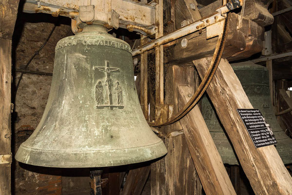 Glockenstuhl mit Glocke