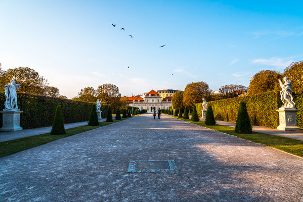 Schlossgarten mir Blick zum unteren Belvedere.