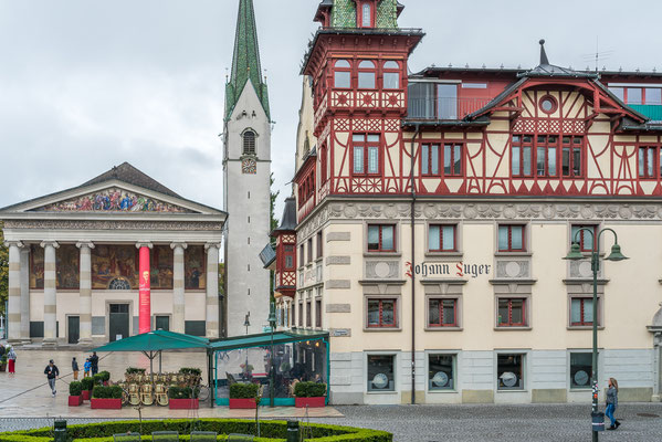 Luger Haus mit Stadtpfarrkirche