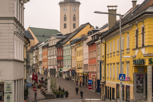 Häuserzeile Villacher Hauptplatz.