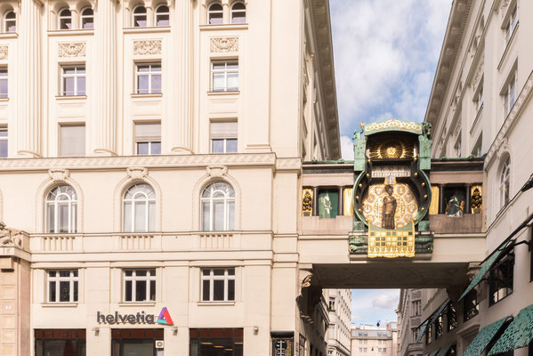 Die Ankeruhr ist eine große Spieluhr beim Haus der Helvetia-Versicherung am Hohen Markt 10–11 in der Altstadt Wiens. Die Ankeruhr gilt als eines der herausragenden Werke des Jugendstils und ist eine beliebte Touristenattraktion.