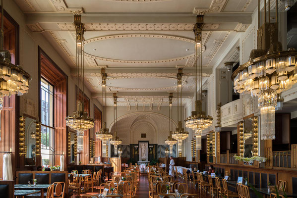 Französisches Restaurant im Jugendstil (Francouzska Restaurace Art Nouveua)