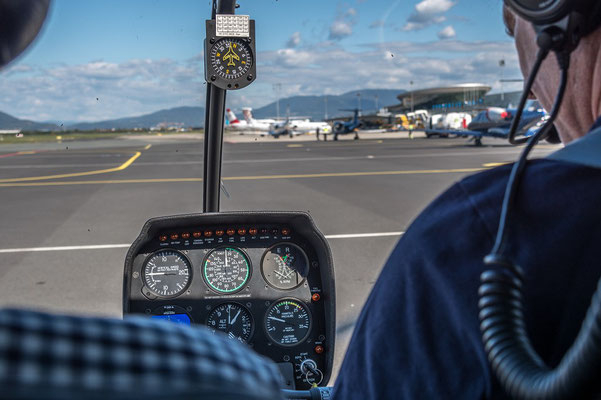 Los gehts, rechts der Pilot Norbert