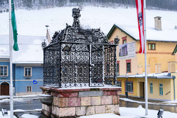  Vordernberg Hauptplatz Schmiedeeisener Brunnen 