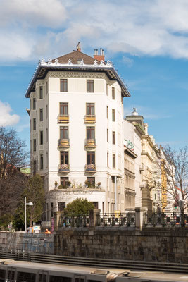 Der Rüdigerhof ist ein unter Denkmalschutz stehendes Jugendstil-Wohnhaus in Wien-Margareten Das Gebäude befindet sich in der Hamburgerstraße 20 (Rechte Wienzeile 67).