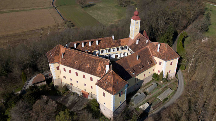 Schloss Weinburg am Sassbach