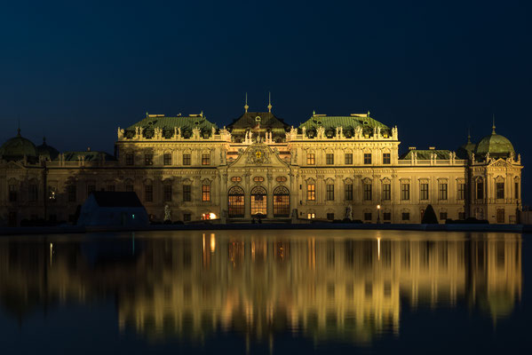 Oberes Belvedere bei Nacht.