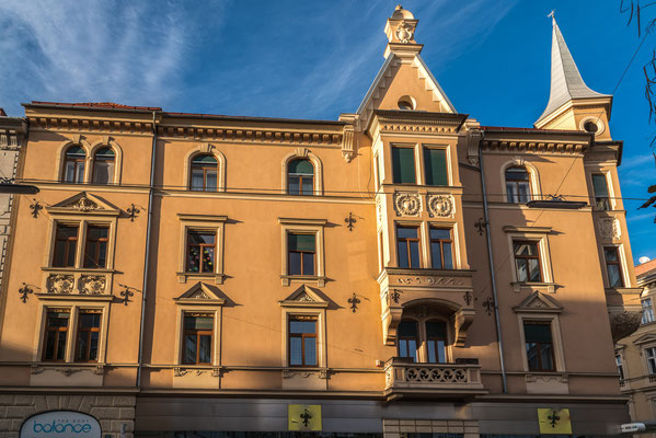 Heinrichstraße 23 Graz im Übergangsstil zwischen Späthistorismus und Jugendstil.