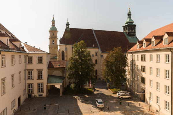 Blick vom Fenster der Burg zum Grazer Dom.