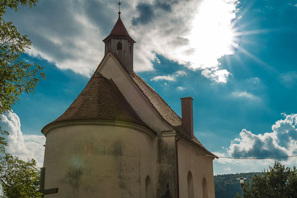 Ostseite der Friedhofskapelle.