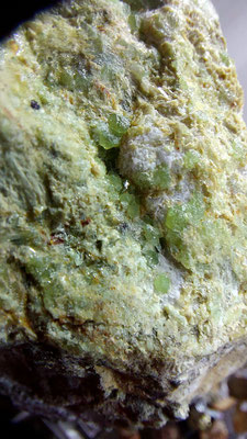 Demantoid (seltener grüner Granat): Eigenfund