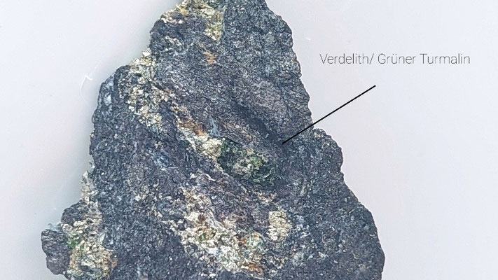 Turmalin grün/(Verdelith ist noch nicht bestätigt) 