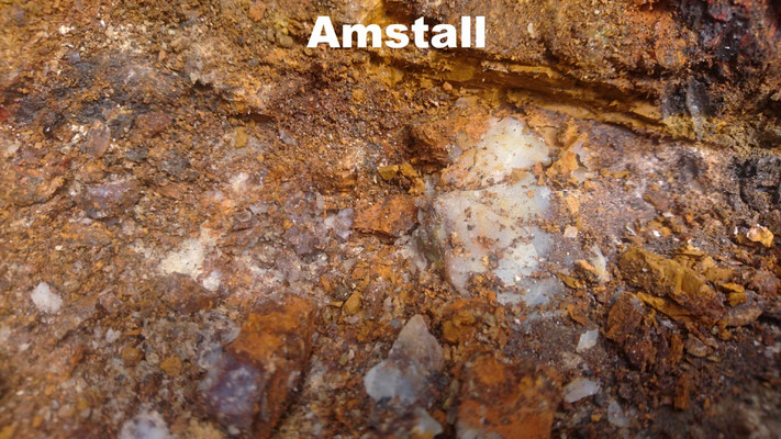 Amstall unzählige Mineralien