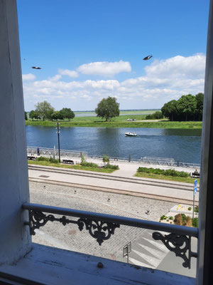 Vue sur la Somme depuis la fenêtre du Quai 53 à Saint-Valery-sur-Somme