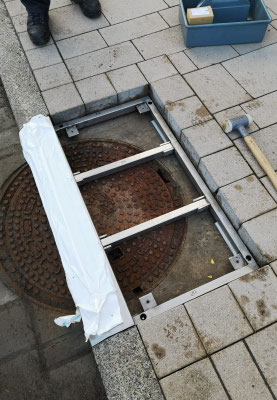 Der Tragrahmen mit Höhenanpassungen wurde durch Verstrebungen verstärkt.
