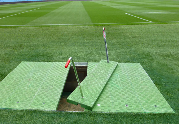 Einsatz von FibreIndustrial-Schachtabdeckungen aus Faserverbundwerkstoff im Stadion