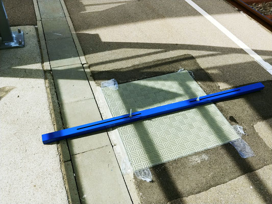Flächenbündiger Einbau einer Schachtabdeckung aus GFK