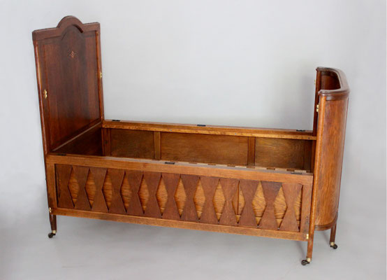 alte Möbel restaurieren, Restaurierung Stuhl Berlin, Restauration von