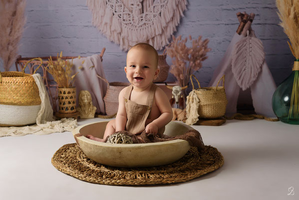 Fond Pampa Mixte avec un petit garçon.  tenues disponible au studio 9 mois garçon / 9/12 mois mois fille (robe)  .