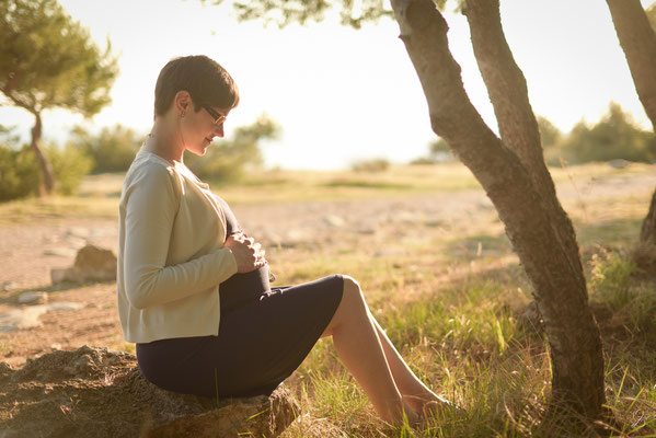 séance photo grossesse en famille et en extérieur à Martigues - MD Photographies