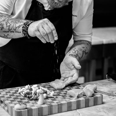reportage photo en cuisine noir et blanc fos - Photos réalisées lors d'une formation.