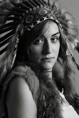 photo-photographe-portrait- femme- coiffe- indien- boheme-shooting-martigues-aix-marseille-chateauneuf-13220